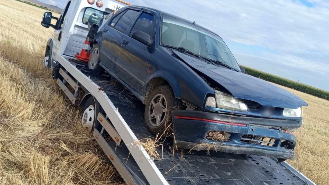 Kontrolden çıkan otomobil şarampole devrildi: 2 yaralı