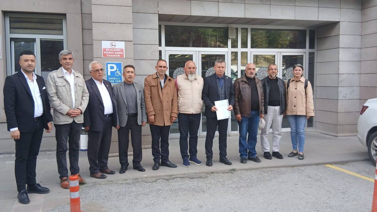 Yeni Parti Yozgat Merkez İlçe Başkanı Mehmet Güven mazbatasını aldı