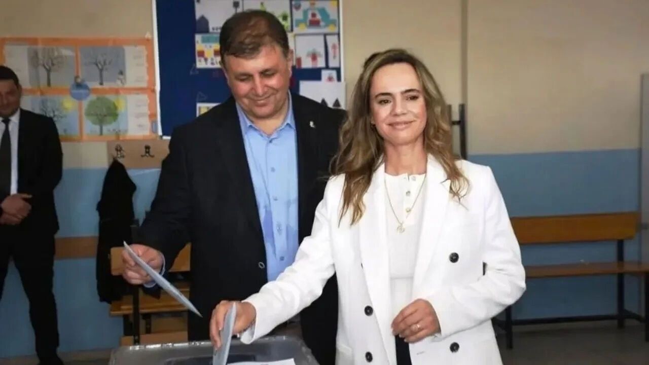Öznur Tugay kimdir? Öznur Tugay nereli, mesleği nedir ve eşi kimdir?