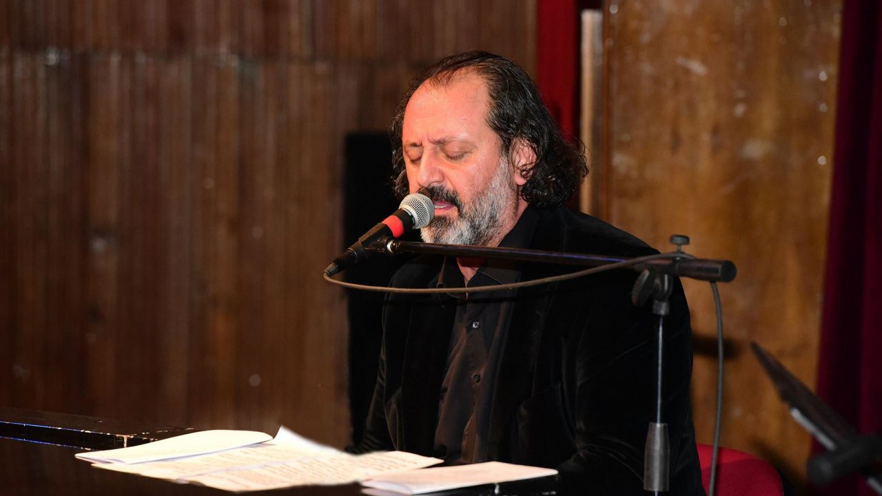 Yücel Arzen kimdir? Yücel Arzen aslen nereli, unutulmaz besteleri nelerdir ve siyasi kariyeri nasıl şekillendi?