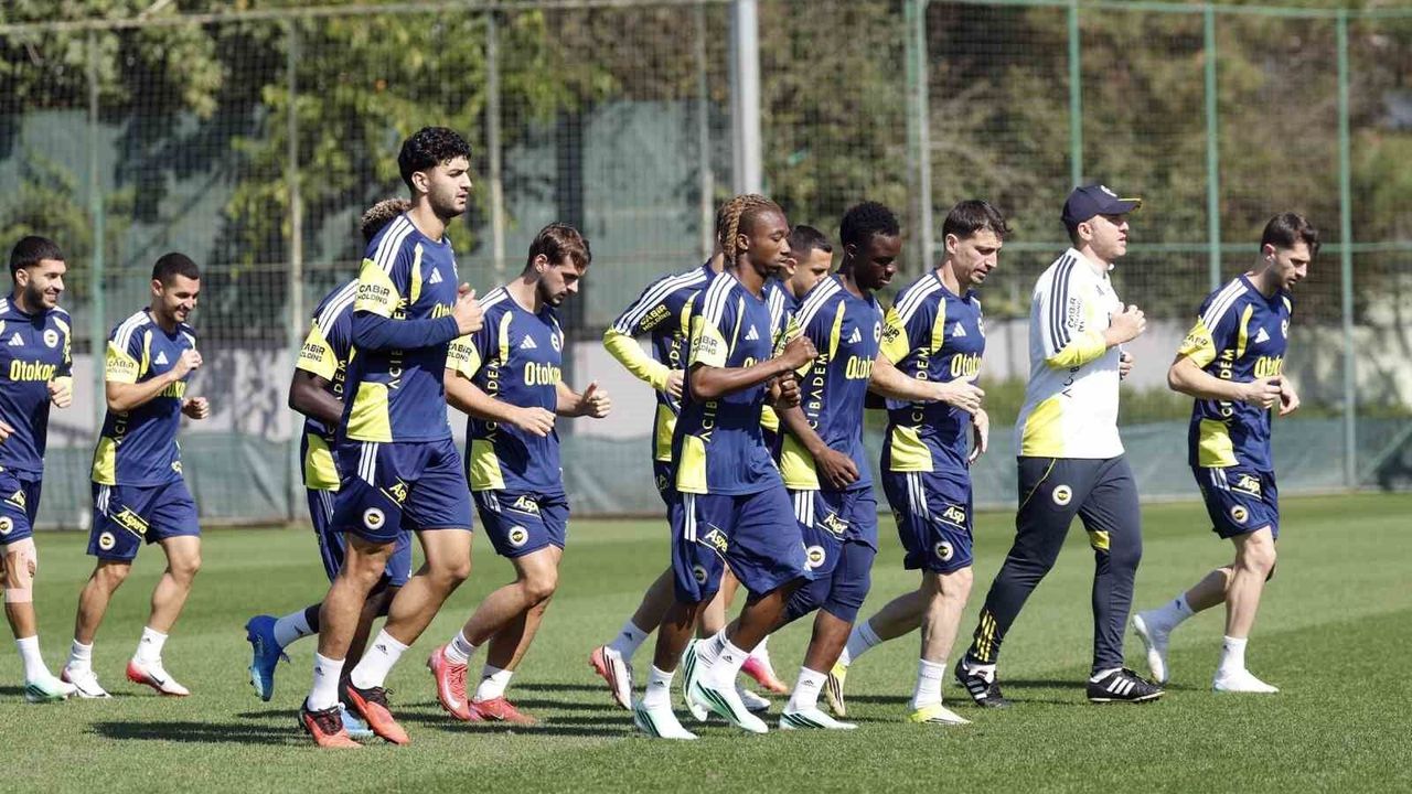 Fenerbahçe, Aston Villa maçı hazırlıklarına başladı