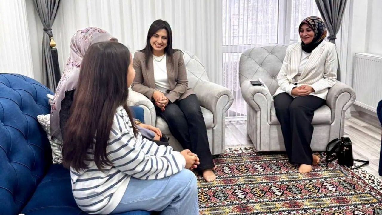 Akdağmadeni’nde Dünya Kız Çocukları Günü dolayısıyla aile ziyaretleri gerçekleştirildi