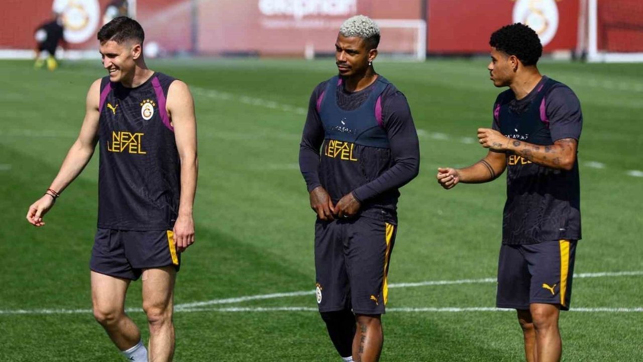 Galatasaray, Barcelona maçı hazırlıklarını tamamladı