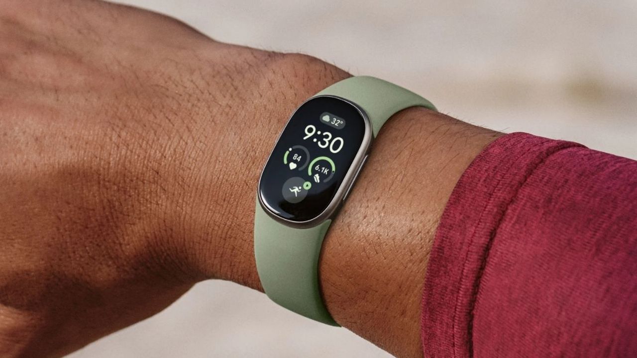 Google’dan yeni akıllı bileklik hamlesi: Fitbit Edge tanıtıldı! İşte özellikleri ve fiyatı