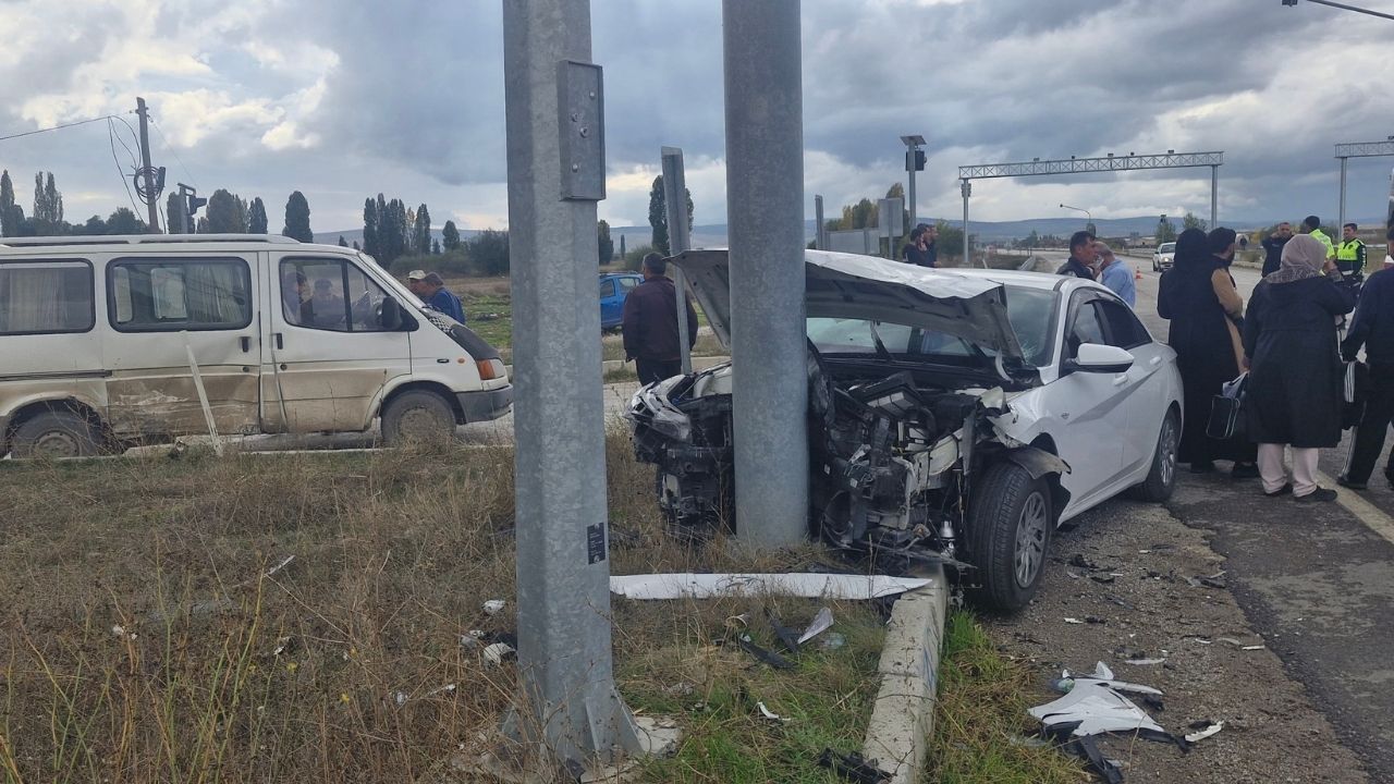 Yozgat yolunda korkutan kaza! 6 kişi yaralandı