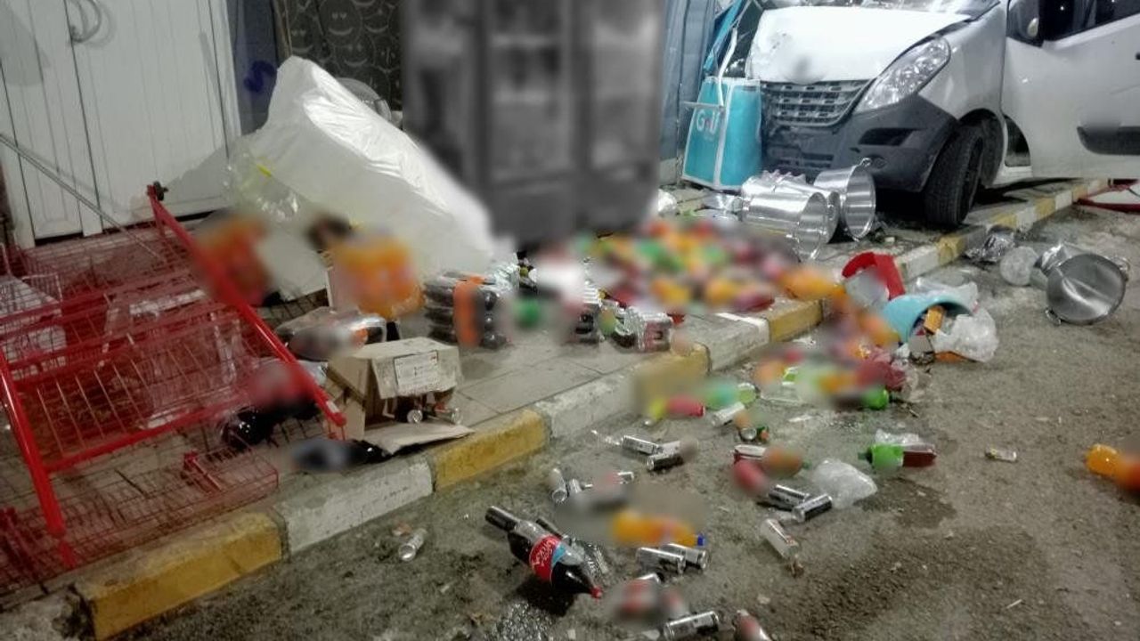 Kamyonet markete girdi: Kazada 2 kişi yaralandı