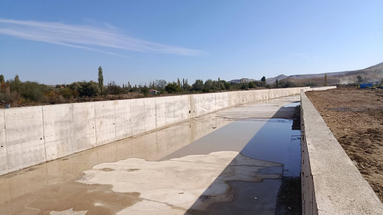 Şefaatli’de Kanak Çayı taşkın kontrol çalışmaları incelendi