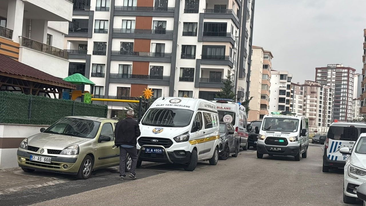 22 yaşındaki genç kız çatı katında ölü bulundu!