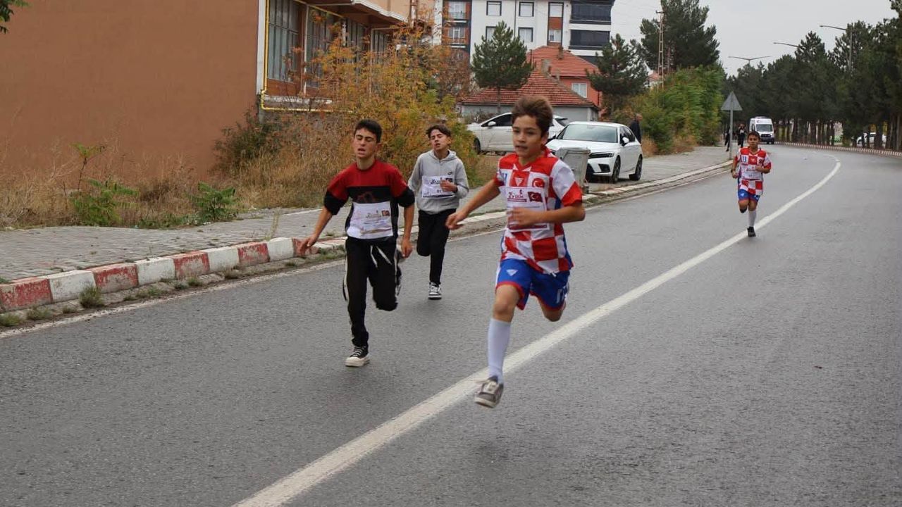 Saraykent’te Cumhuriyet Koşusu’na damga vurdular: İki kategoride birincilik