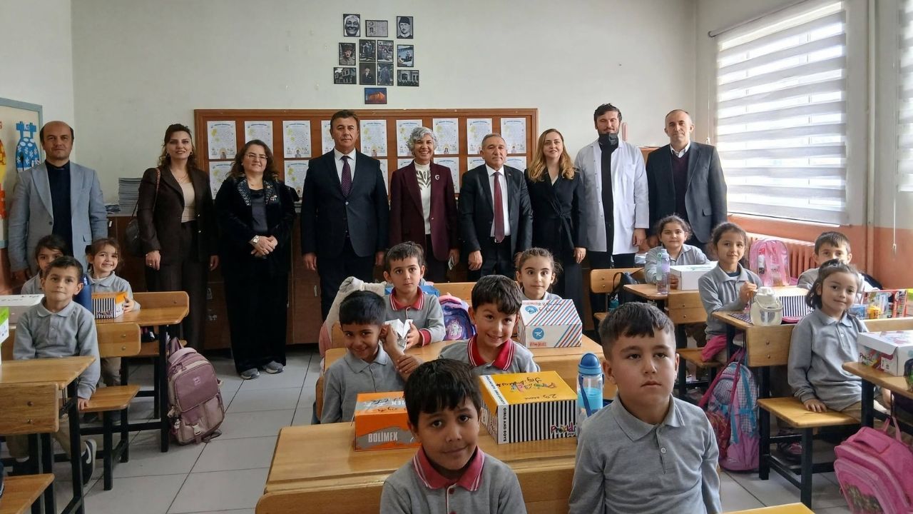 Kadışehri'nde öğrencilere ayakkabı desteği