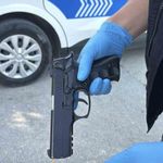 Sokak ortasındaki kavga sonrasında okulun önündeki çöp kutusunda tabanca çıktı