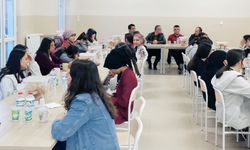 Öğrencilerle iftar