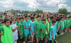 Yaz futbol okulu açıldı