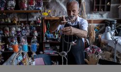 73 yaşındaki geleneksel oyuncak ustası, çocukluğundaki oyuncakları yeni nesillere aktarıyor