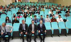 Rektör Prof. Dr. Evren Yaşar, 2023-2024 eğitim-öğretim döneminin ilk dersini verdi