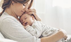 Anne sütü bebeğin ilk aşısıdır