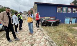 Yozgat'ta UMKE aracı okulun bahçesine devrildi