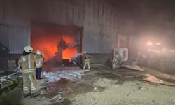 Çatalca’da fabrika deposu alev alev yanıyor