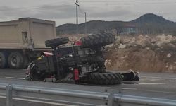 Tır traktöre çarptı: 2 ölü, 1 yaralı
