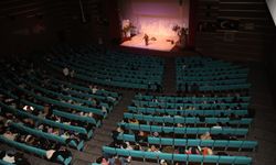 Yozgat'ta tiyatroseverler salonu doldurdu!