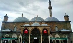 Yozgat’ta vatandaşlar bayram namazı için camilere akın etti