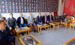 Vali Özkan, Şehit ve Gazi Aileleri Derneği'ni ziyaret etti