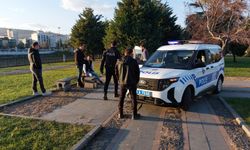 Parkta bıçaklı saldırıya uğradı