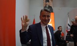 Siyasetçi Azmi Karamahmutoğlu kimdir?