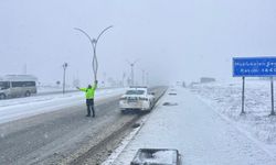 Yozgat'ta emniyet ve jandarmadan kar mesaisi!