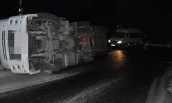 Akdağmadeni’nde tır kazası nedeniyle trafik durdu!