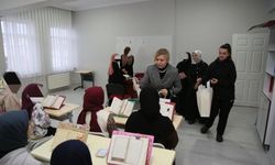 Kızlarla iftar açtı