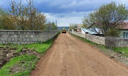 Akdağmadeni köylerinde yollar yenileniyor