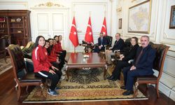 Şampiyon Futsal Takımı Vali makamında!