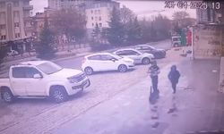 Hırsızlar önce kameralara, sonra polise yakalandı!