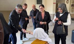 Anahtar Partisi Yozgat İl Başkanlığından huzurevine ziyaret