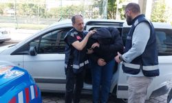 Baba kollarını tutup 16 yaşındaki oğluna öldürtmüş!