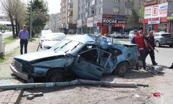 Otomobil ile kamyonetin çarpıştığı kazada 1 kişi yaralandı