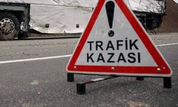 Kamyonetle çarpışan otomobildeki 3 kişi yaralandı
