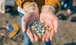Dikkat edin! Gün içinde milyonlarca mikroplastik soluyor olabilirsiniz