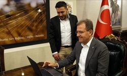 Vahap Seçer kimdir? Vahap Seçer nereli, kaç yaşında, mesleği nedir, Mersin Büyükşehir Belediye Başkanı hangi partili?