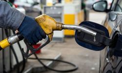Akaryakıta çifte zam: Benzin ve motorin fiyatları yeniden arttı