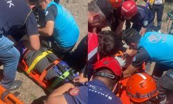 Kayalıklardan düşen kişi yaralandı