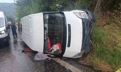 İşçi servisi devrildi: 1 ölü, 2'si ağır 10 yaralı