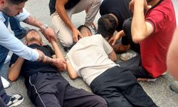 Motosiklet ile otomobil çarpıştı: 2 kişi yaralandı