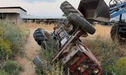 Traktör devrildi, 16 yaşındaki çocuk ağır yaralandı