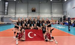 18 yaş altı Milli Kadın Voleybol Takımı'ndan büyük başarı