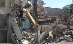 Yozgat Lise Caddesi'nde yıkım çalışması sırasında kaza