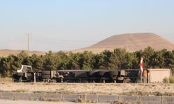 Tır devrildi, sürücü yaralandı