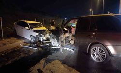 Ters yönden gelen otomobil, 2 araca çarptı: 2'si ağır 5 yaralı