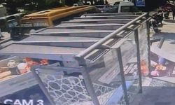 Kamyonet durağa daldı: 1 kadın yaralandı
